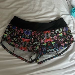 super cute lulu speed ups! Love them so much but they don’t fit me anymore